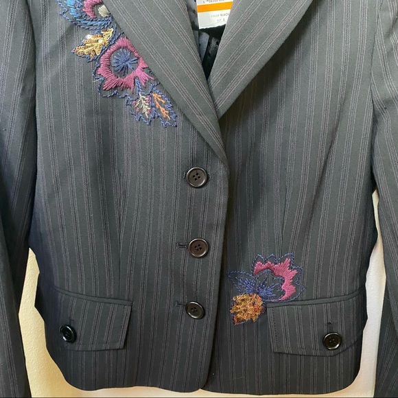 BCBG Max Azria Black pinstripe Blazer Sz S NWT - Picture 2 of 6